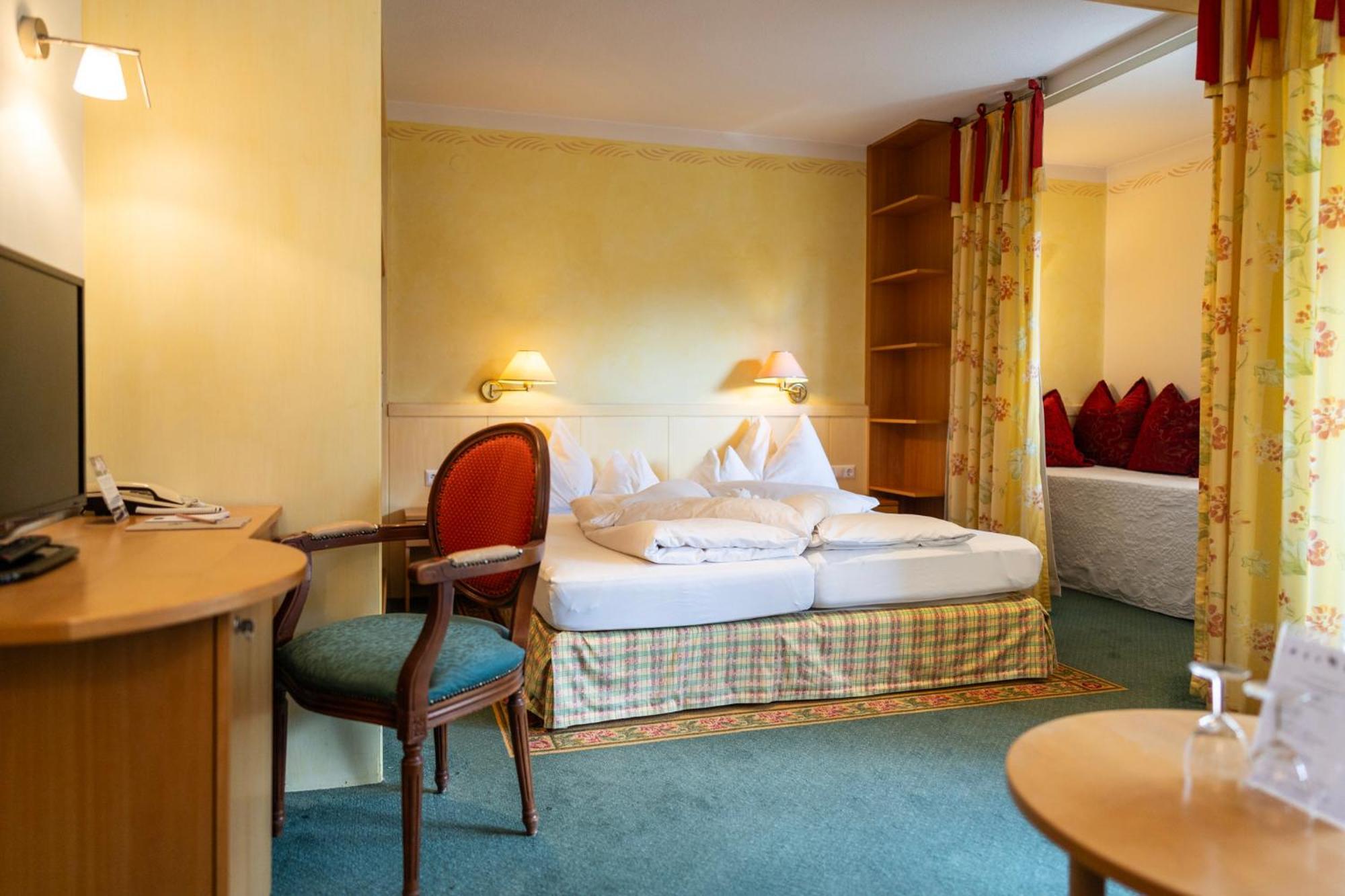 Naturhotel Ortners Eschenhof باد كلينكيرشهايم المظهر الخارجي الصورة